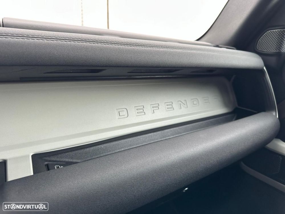 Land Rover Defender 2.0 P400e 110 AWD - 14