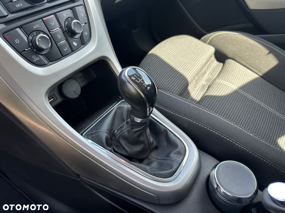 Opel Astra 1.6 Turbo Edition - 24