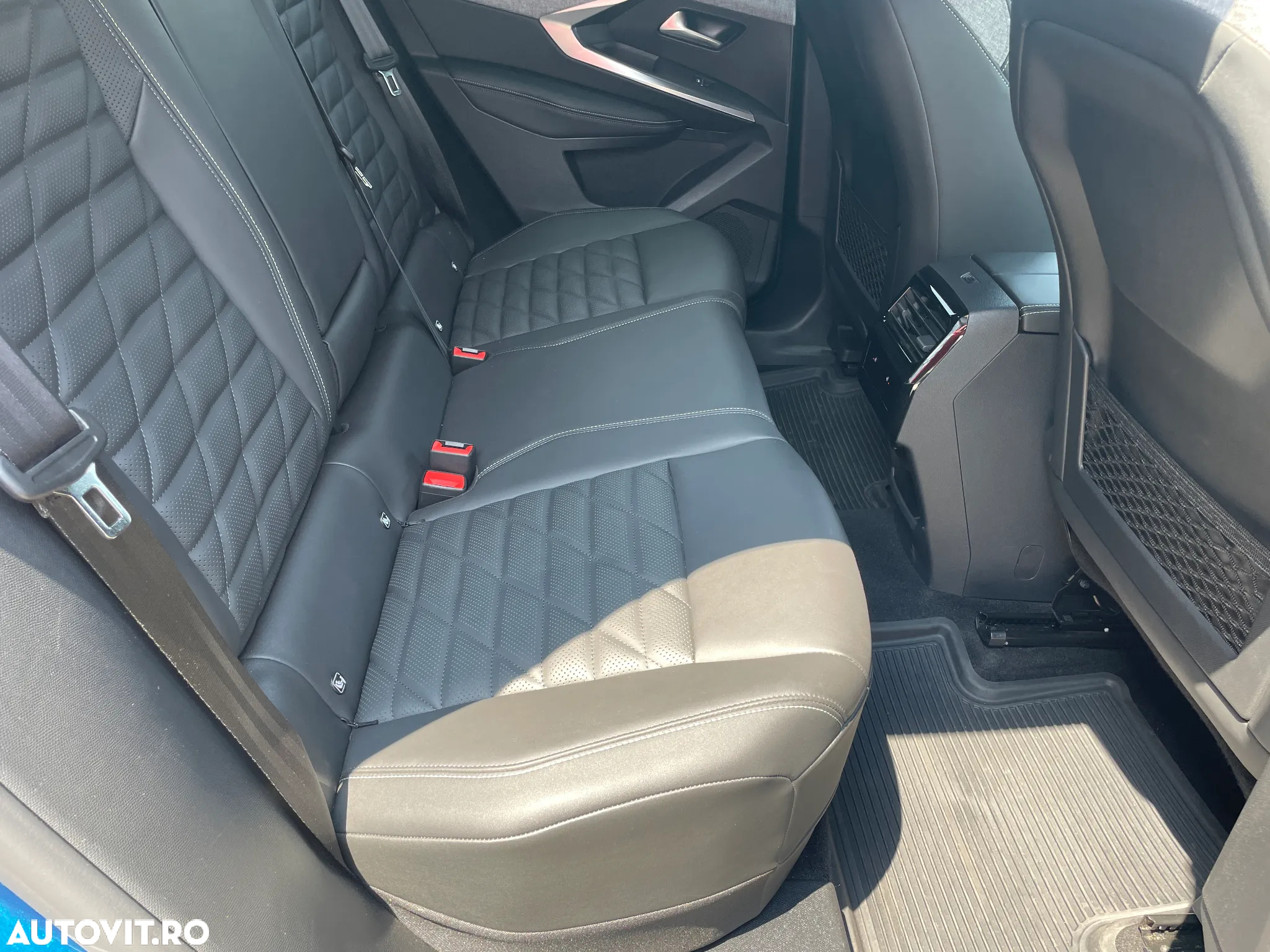 Peugeot 3008 1.2 MHEV 136 e-DCS6 GT - 12