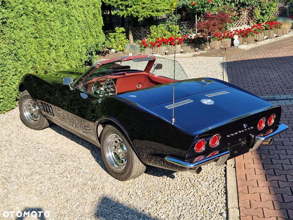 Chevrolet Corvette - 1
