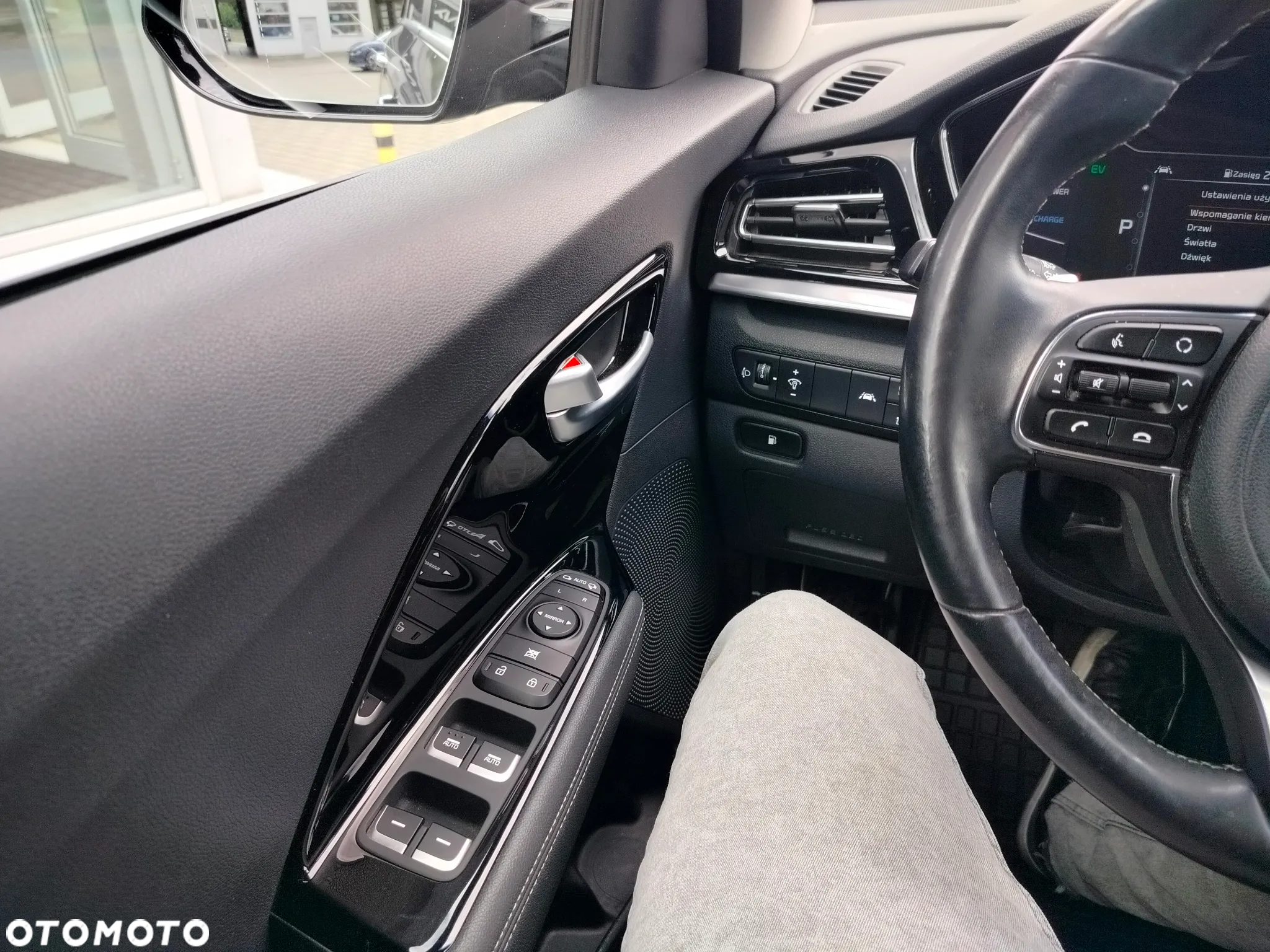 Kia Niro 1.6 GDI Hybrid L Business Line - 13