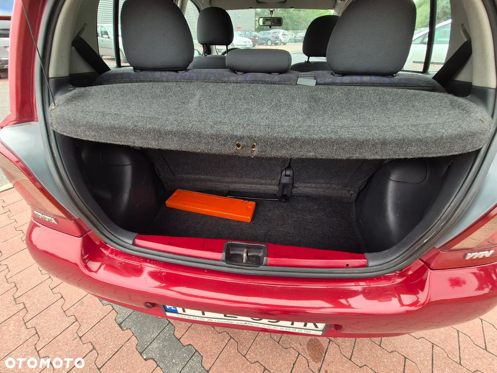 Toyota Yaris - 16