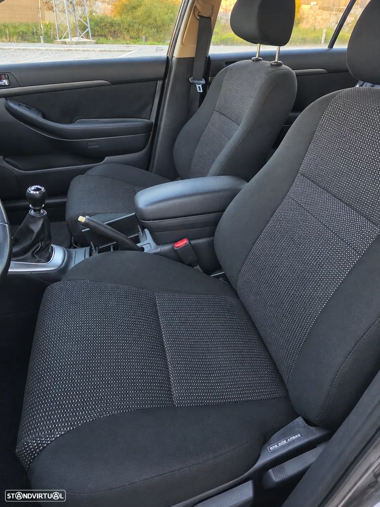Toyota Avensis SW 2.0 D-4D - 8