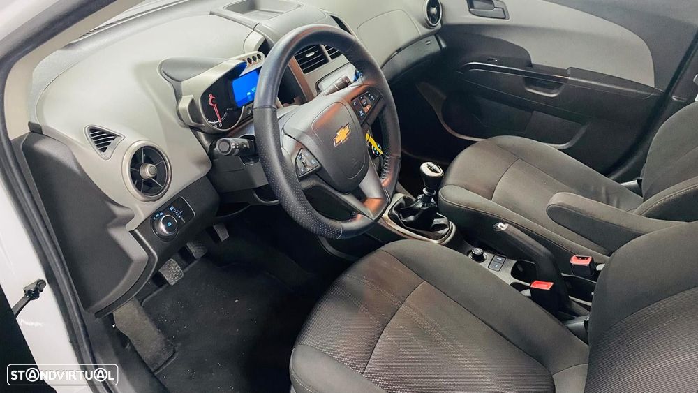 Chevrolet Aveo 2012 photo 4