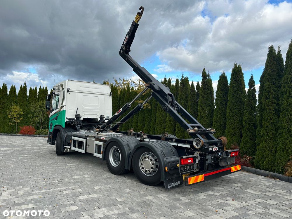 Scania / G450 / 6X2 / HAKOWIEC / HYVA 22.60.SK  / Oś-SKRĘTNA-PODNOSZONA / - 16