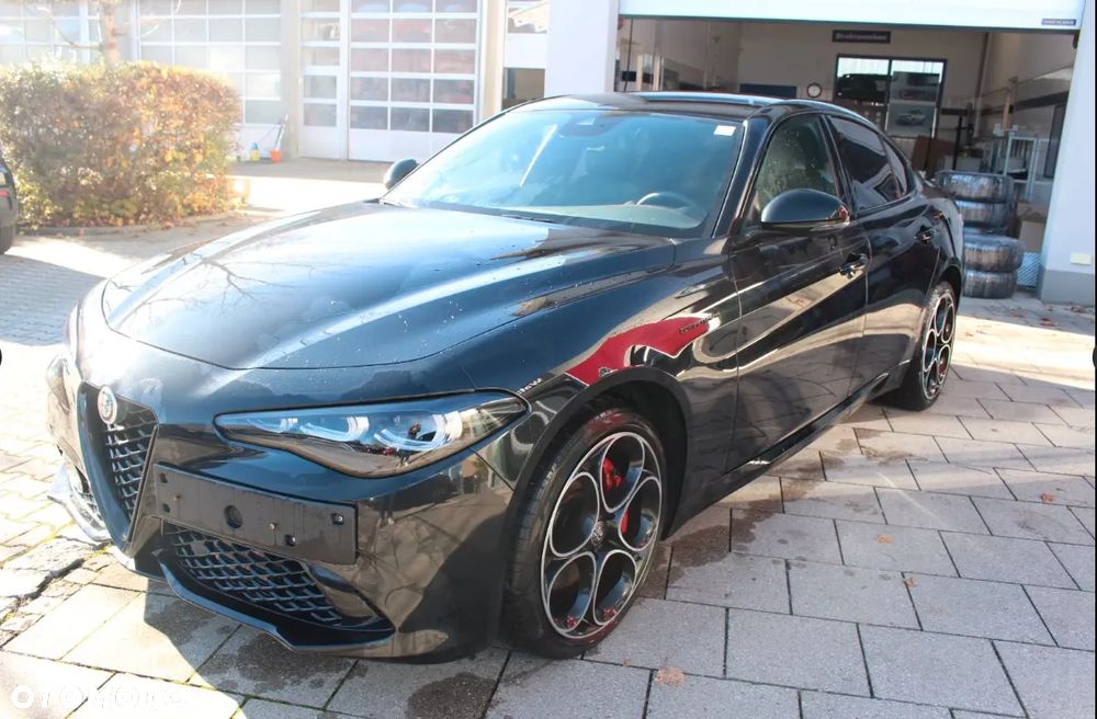 Alfa Romeo Giulia 2.0 Turbo Competizione Q4 - 4