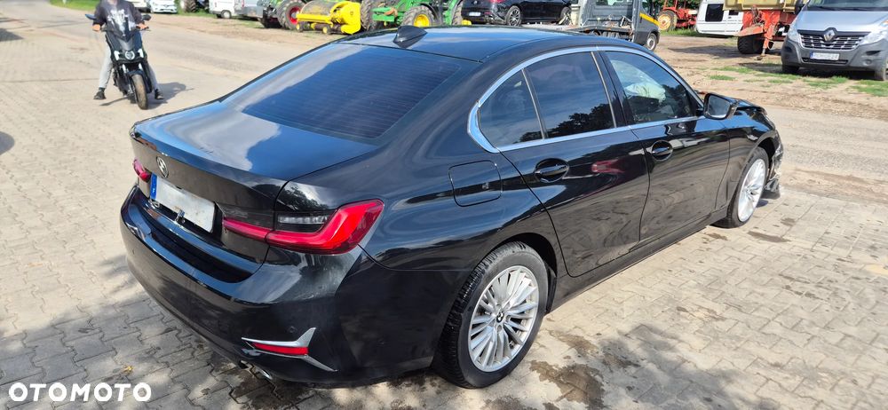 BMW Seria 3 320d xDrive Luxury Line - 13