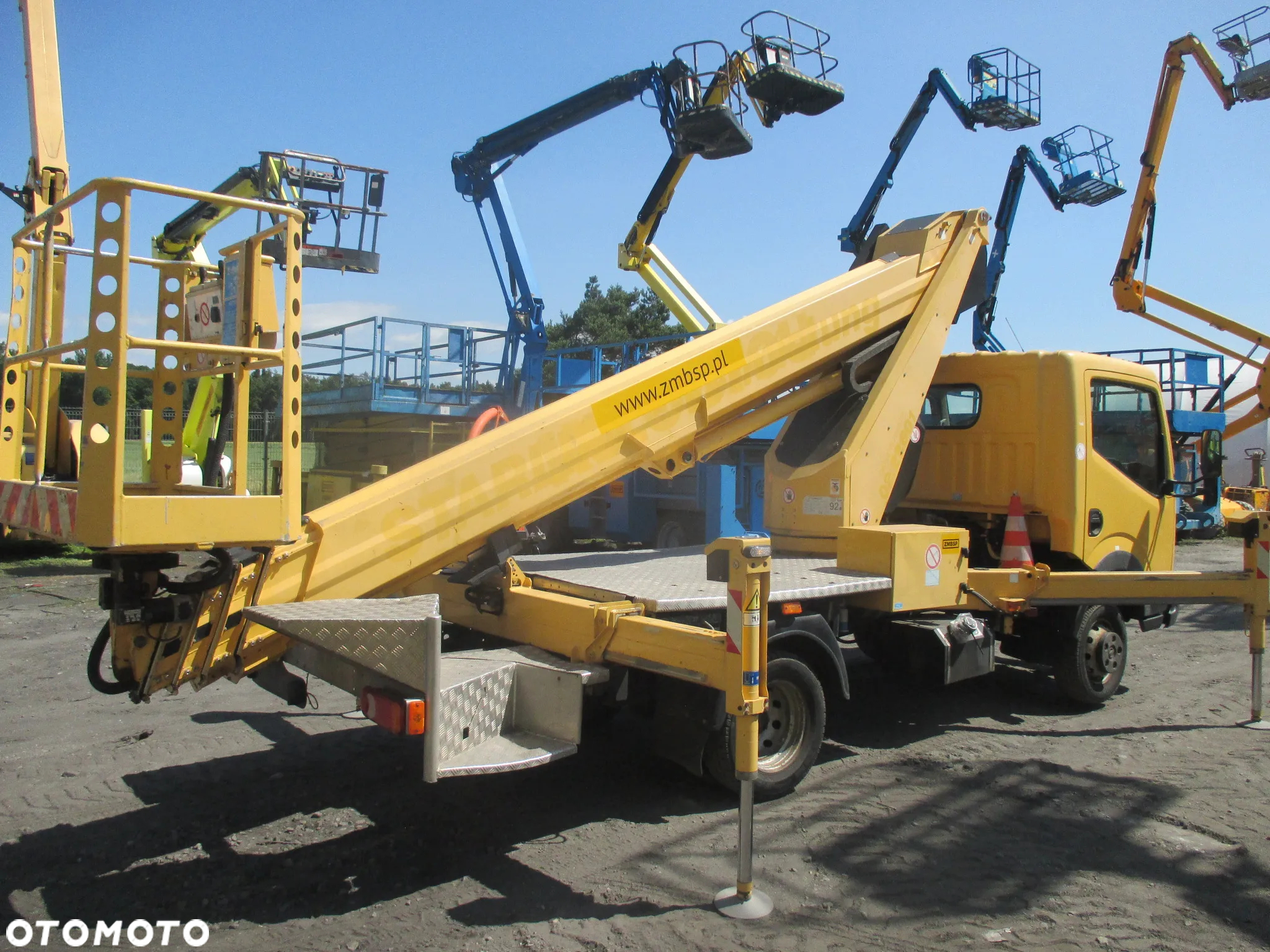 Nissan Ruthmann TB270 - 4