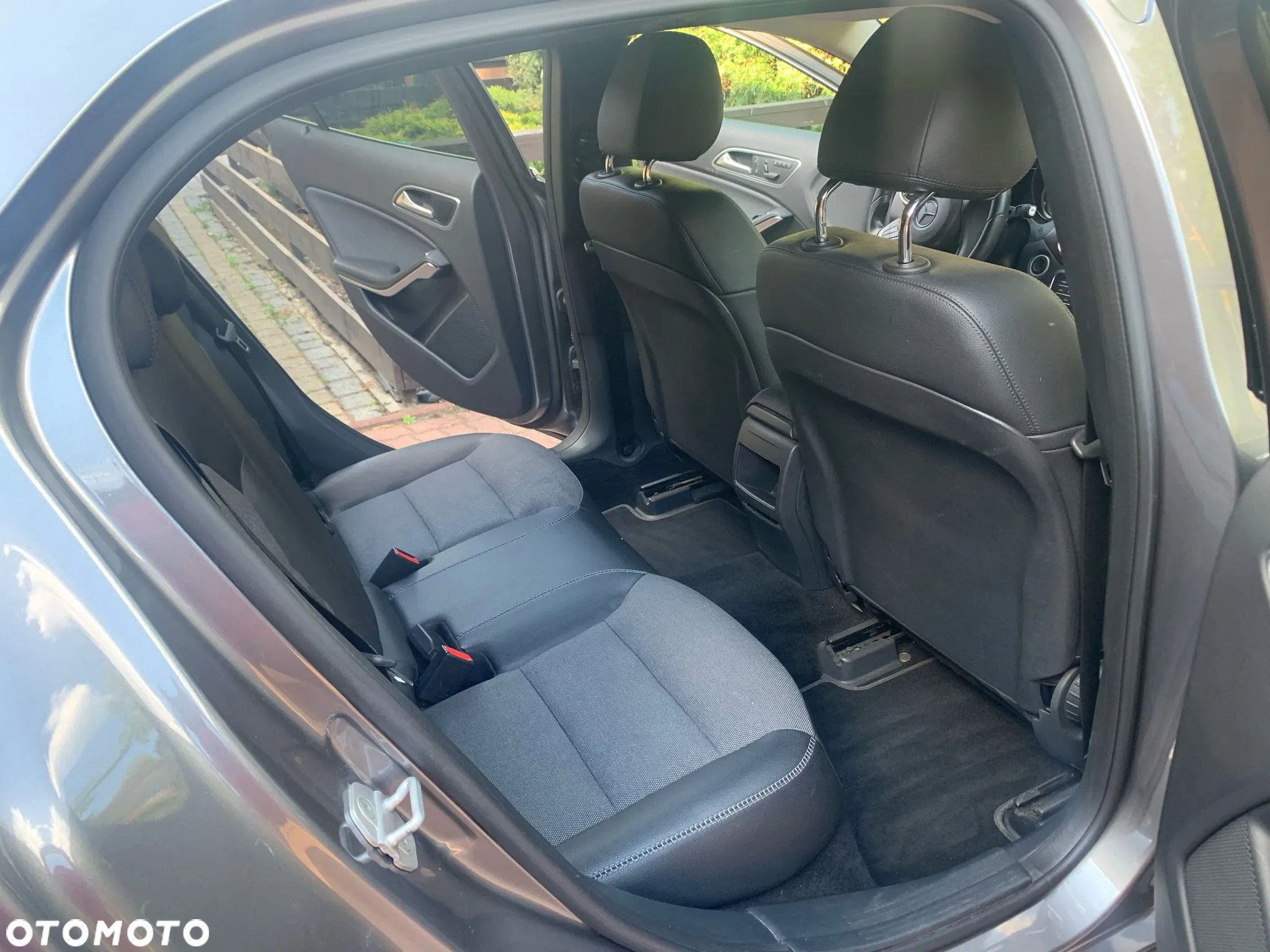 Mercedes-Benz GLA - 11