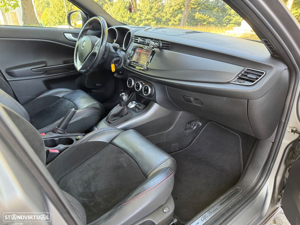 Alfa Romeo Giulietta 1.6 JTDM 16V TCT Lusso Ti - 32