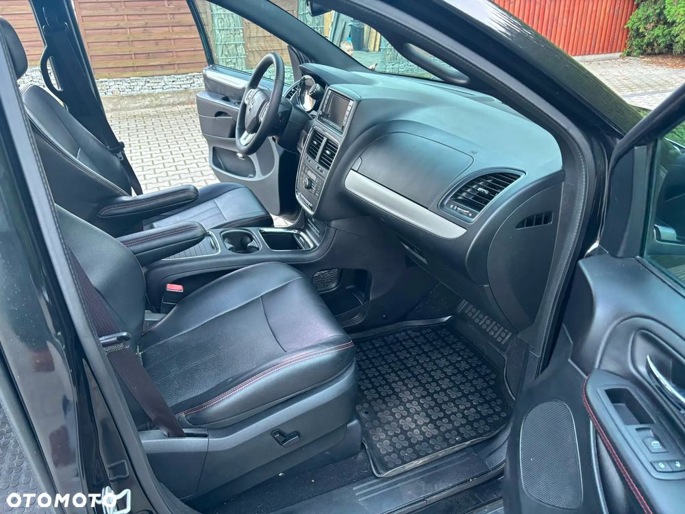 Dodge Grand Caravan 3.6 R/T - 19