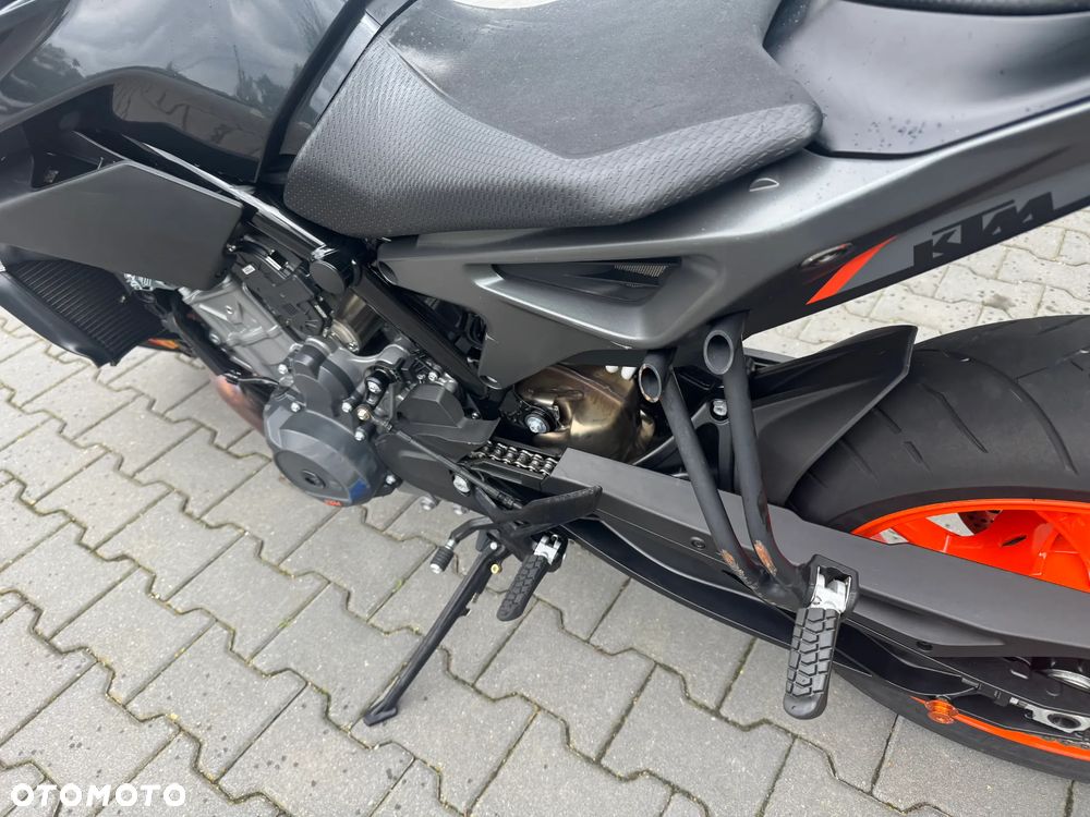 KTM Duke 790 - 21