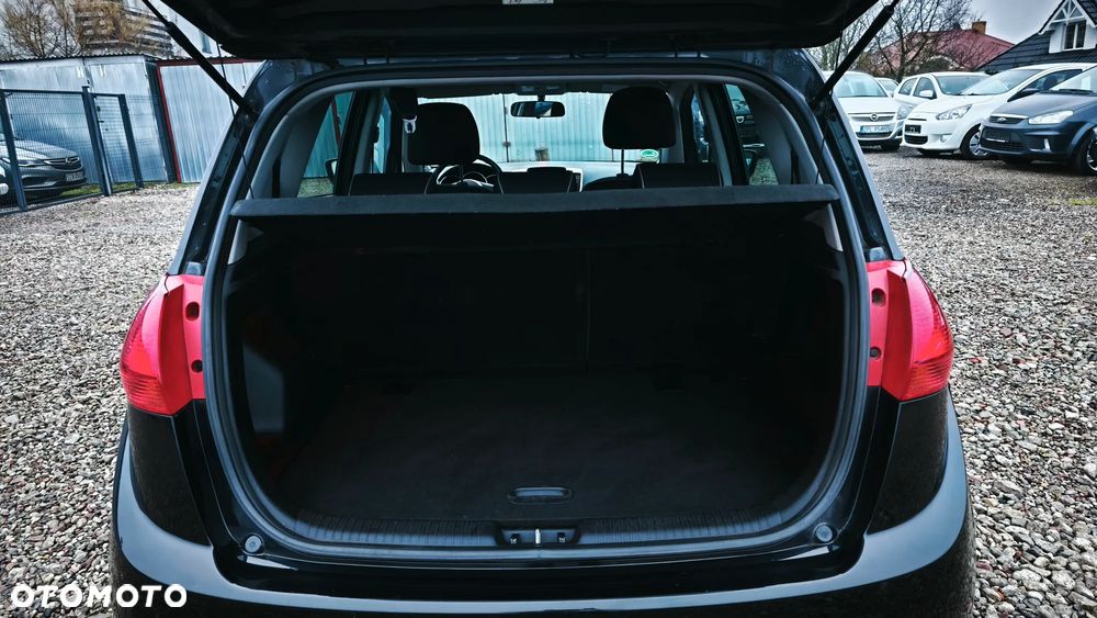 Kia Venga - 30