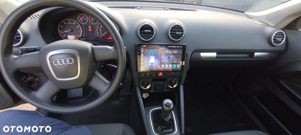 Audi A3 3-drzwiowe 1.6 Attraction - 9