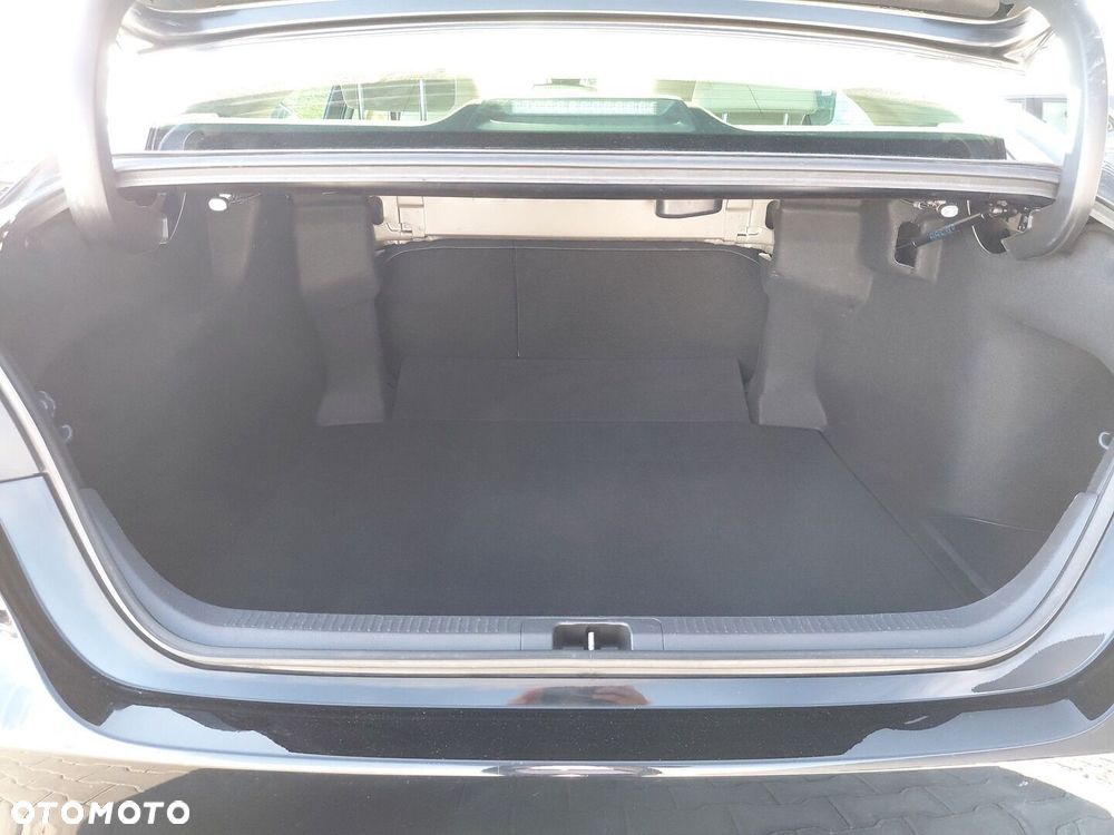 Toyota Camry 2.5 Hybrid Comfort CVT - 13