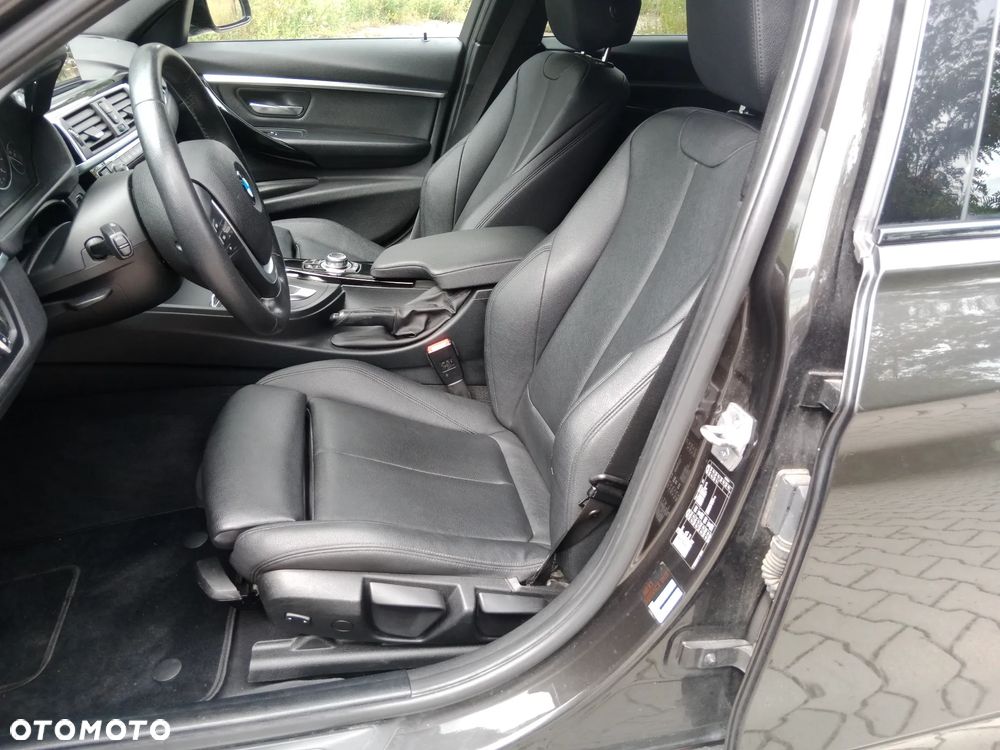 BMW Seria 3 318d Sport Line - 17