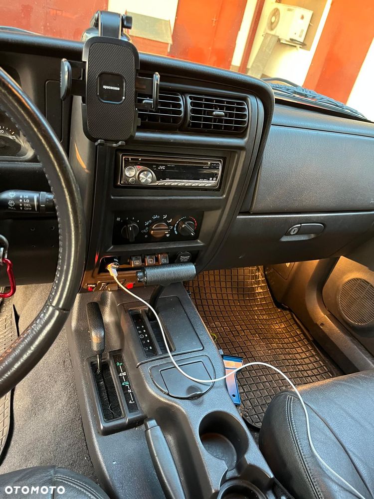 Jeep Cherokee - 5
