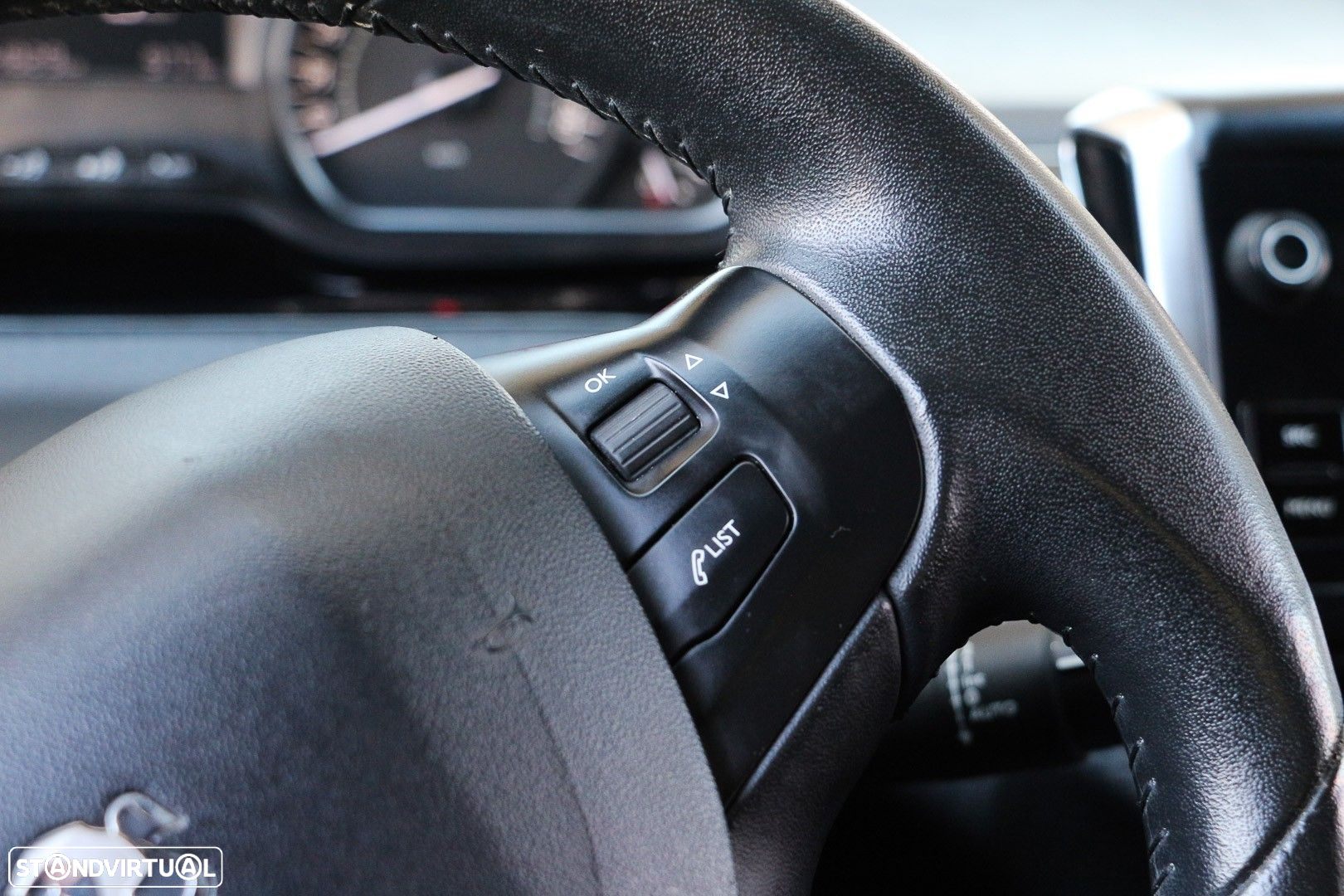 Peugeot 208 1.6 BlueHDi Style - 23