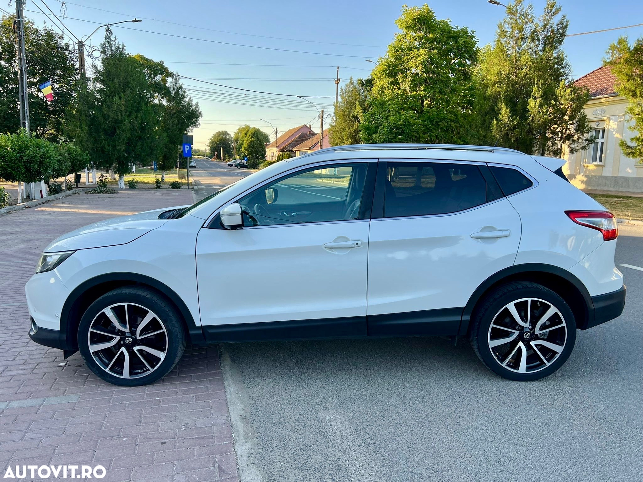 Nissan Qashqai 1.6 DCI 4 x 4 DPF Start/Stop tekna - 10