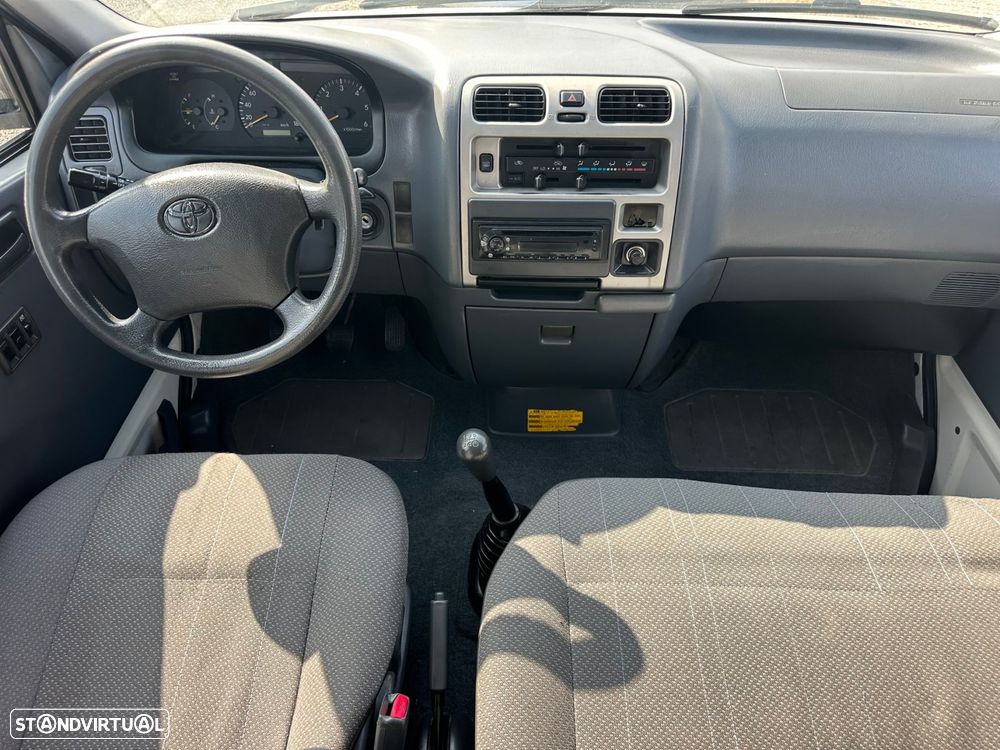 Toyota HiAce 2.5 D-4D Curto 2.8T AC - 11
