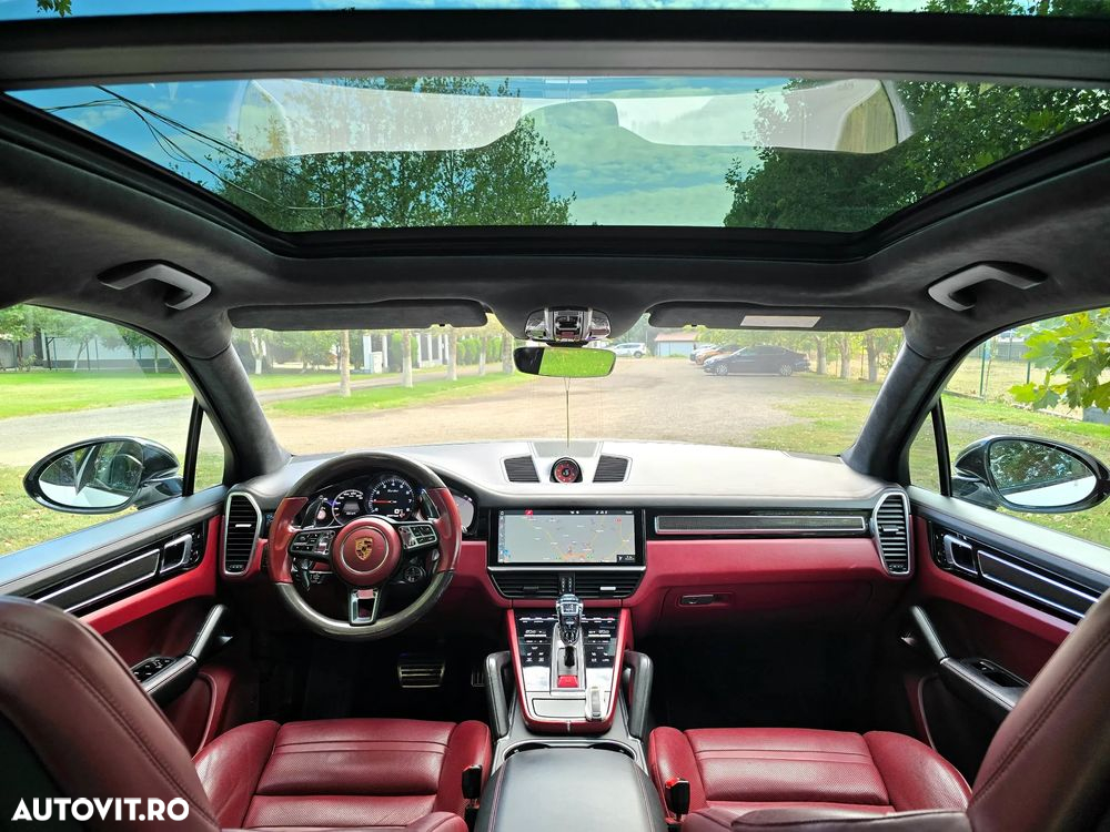 Porsche Cayenne - 12