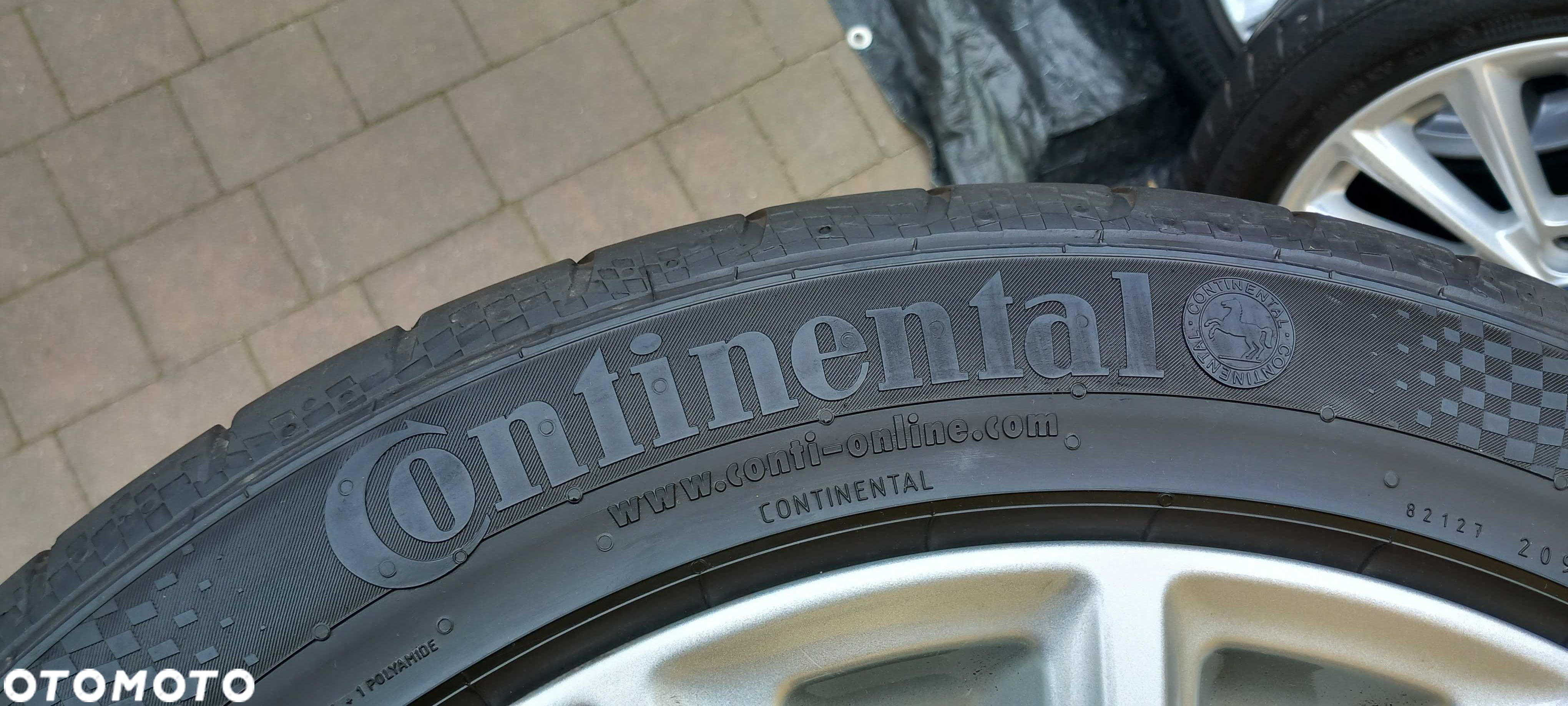 Opony letnie Kl. Premium 4x CONTINENTAL 215/50R17 95W XL - 2