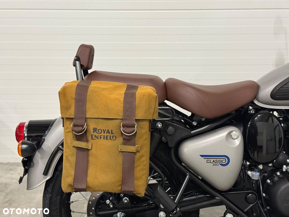 Royal Enfield Classic - 18