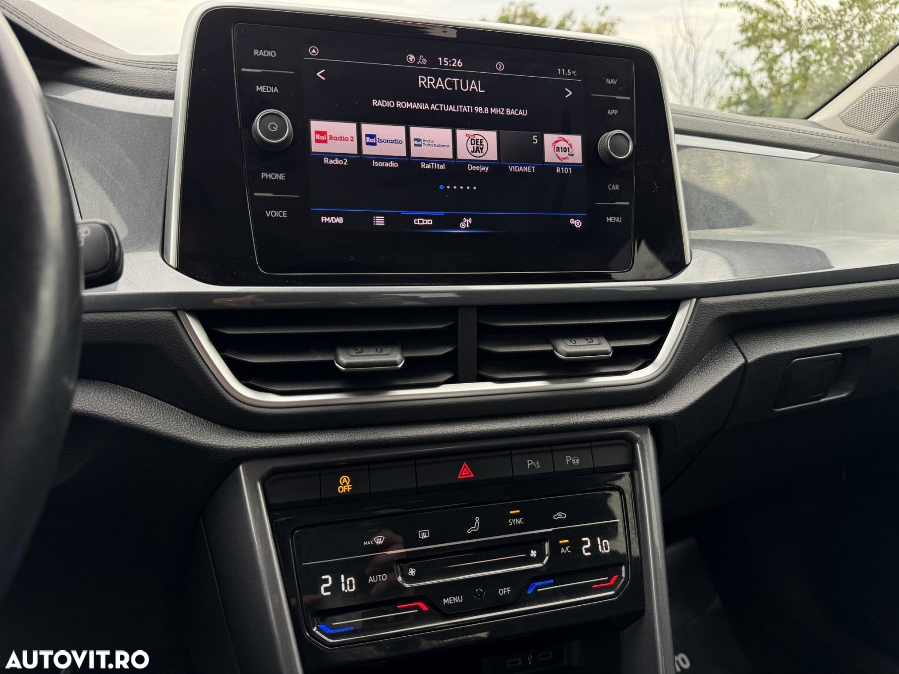 Volkswagen T-ROC - 10