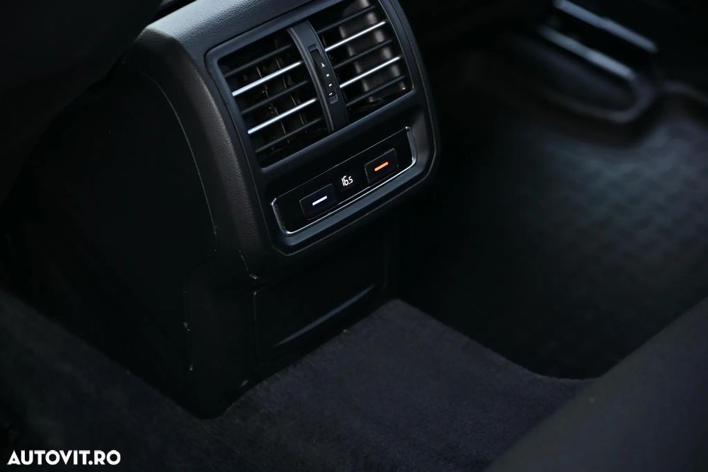 Volkswagen Passat 2.0 TDI Trendline - 31