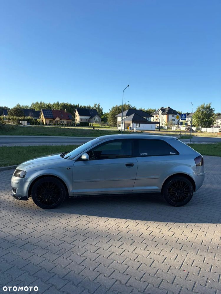 Audi A3 3-drzwiowe 2.0 FSI Ambiente - 2