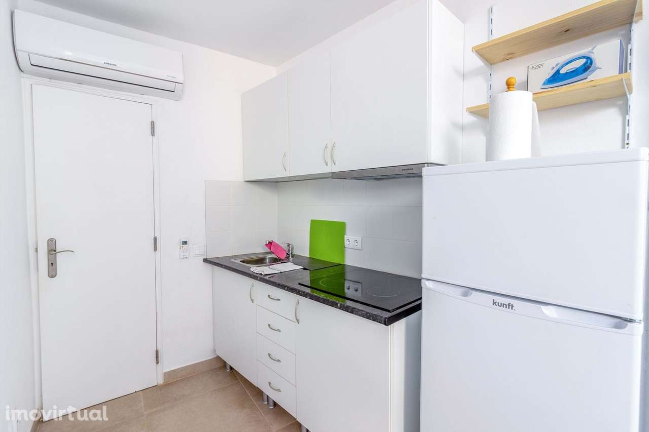 ESCRITÓRIO CONVERTIDO EM APARTAMENTO PARA VENDA NA PRAIA DA LUZ - Grande imagem: 3/10