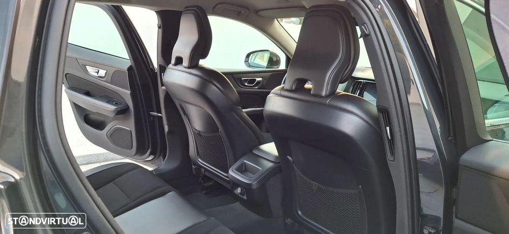 Volvo V60 2.0 D3 Momentum Plus Geartronic - 11
