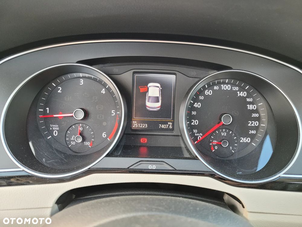 Volkswagen Passat 2.0 TDI BMT Comfortline - 12