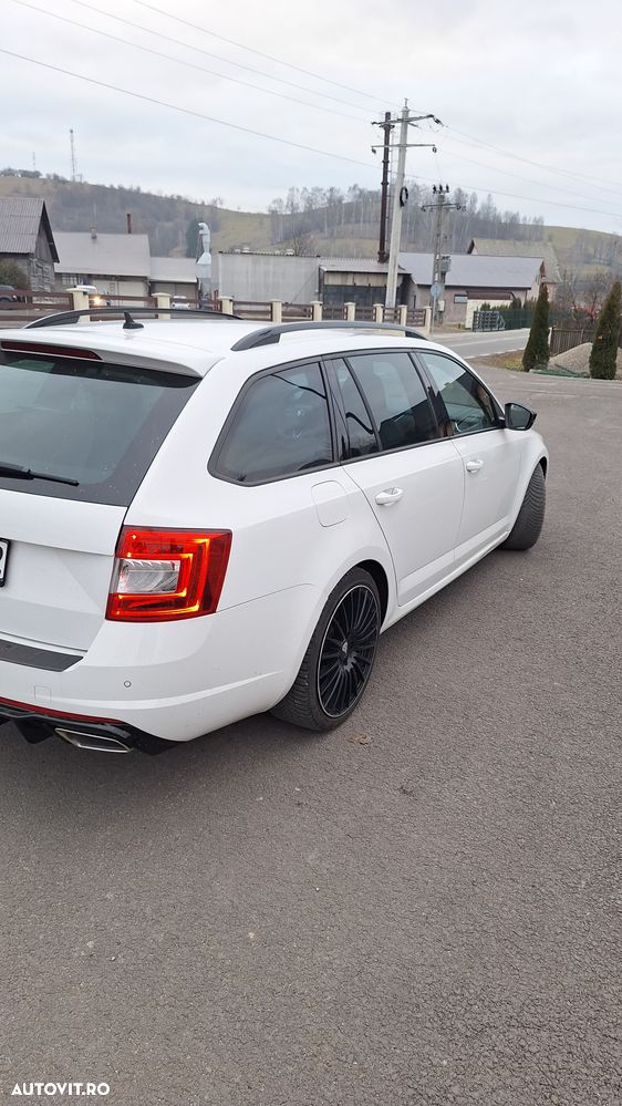 Skoda Octavia Combi 2.0 TDI DSG RS - 4