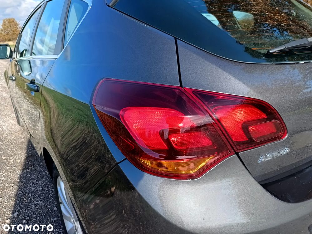 Opel Astra IV 1.4 T Cosmo S&S - 19