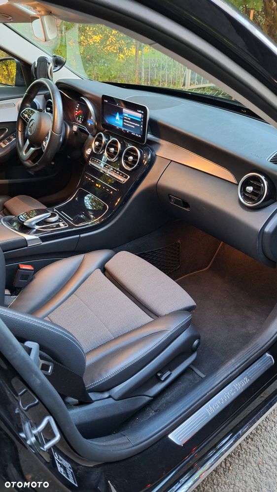 Mercedes-Benz Klasa C 220 d 9G-TRONIC Exclusive - 6