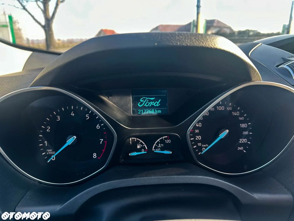Ford Kuga - 24