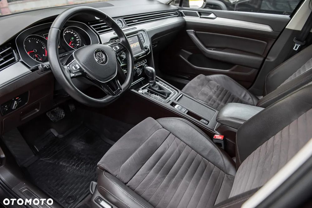 Volkswagen Passat Variant 2.0 TDI SCR DSG Highline - 15