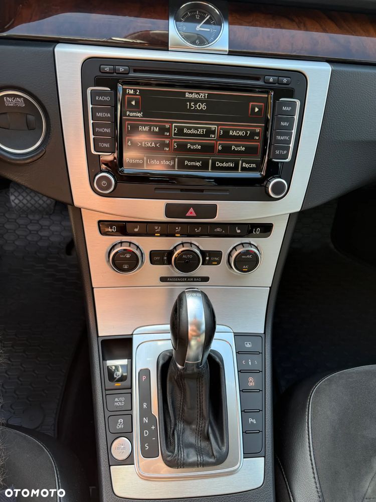 Volkswagen Passat 2.0 TDI Highline DSG - 16