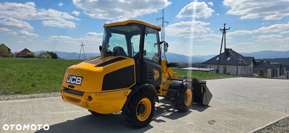 JCB 406 - 10