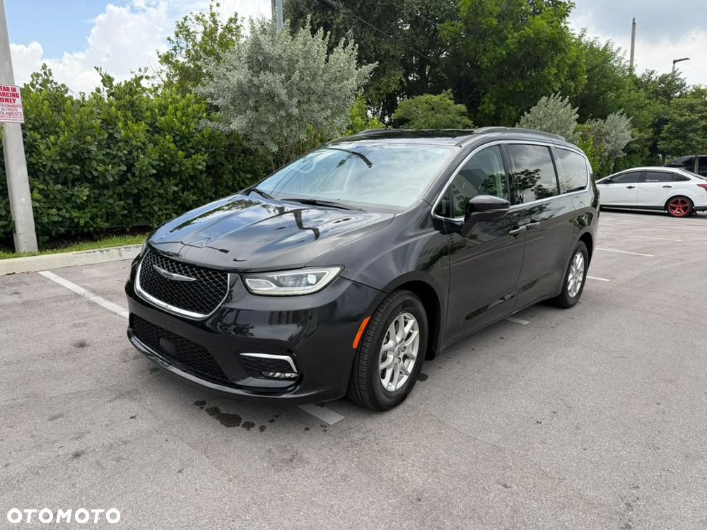Chrysler Pacifica - 2
