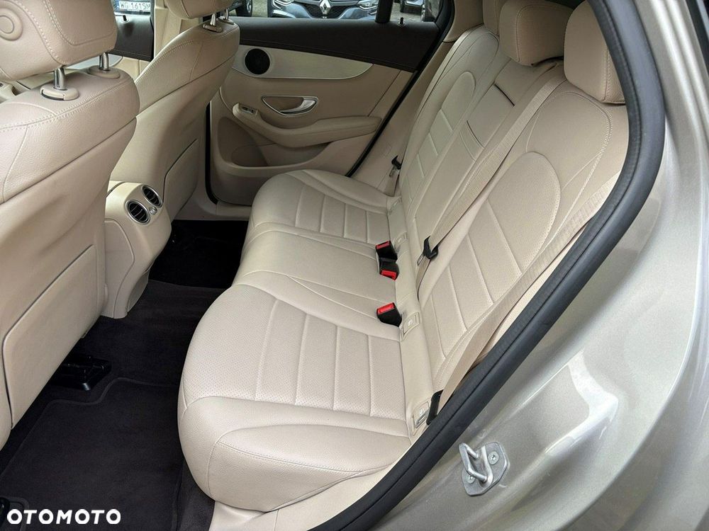 Mercedes-Benz GLC - 14