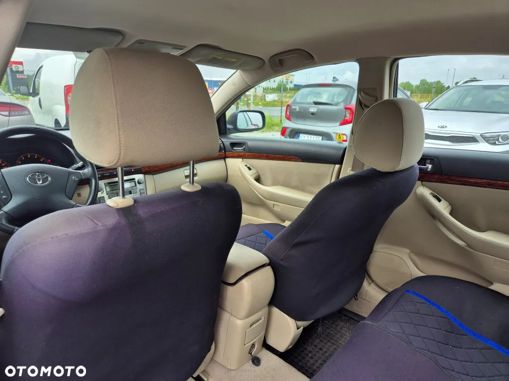Toyota Avensis 1.8 VVT-i Sol - 11