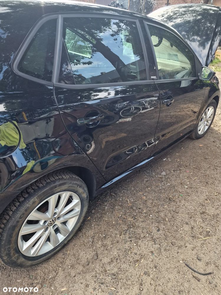 Drzwi  prawy  tył  vw  polo  6R  6C  w kolorze  L041 - 1