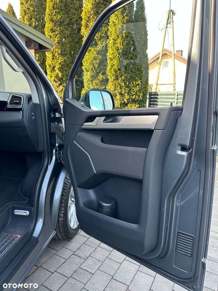 Volkswagen Multivan - 23