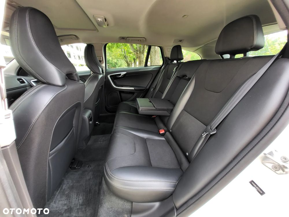 Volvo V60 T5 Geartronic Momentum - 21