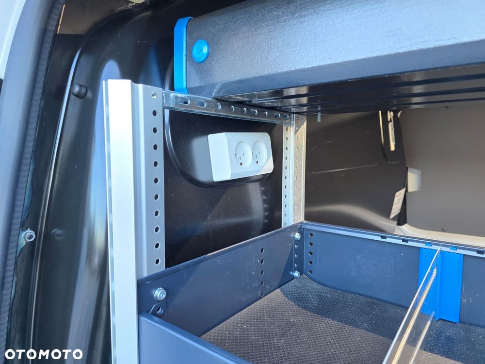 Volkswagen Transporter - 32