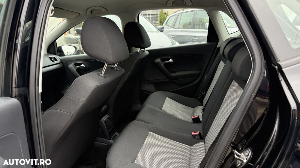Volkswagen Polo - 9