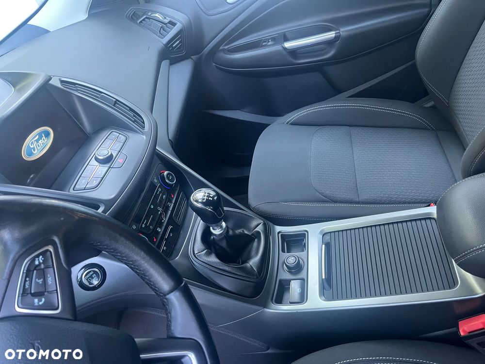 Ford Kuga 2.0 TDCi FWD Titanium - 9