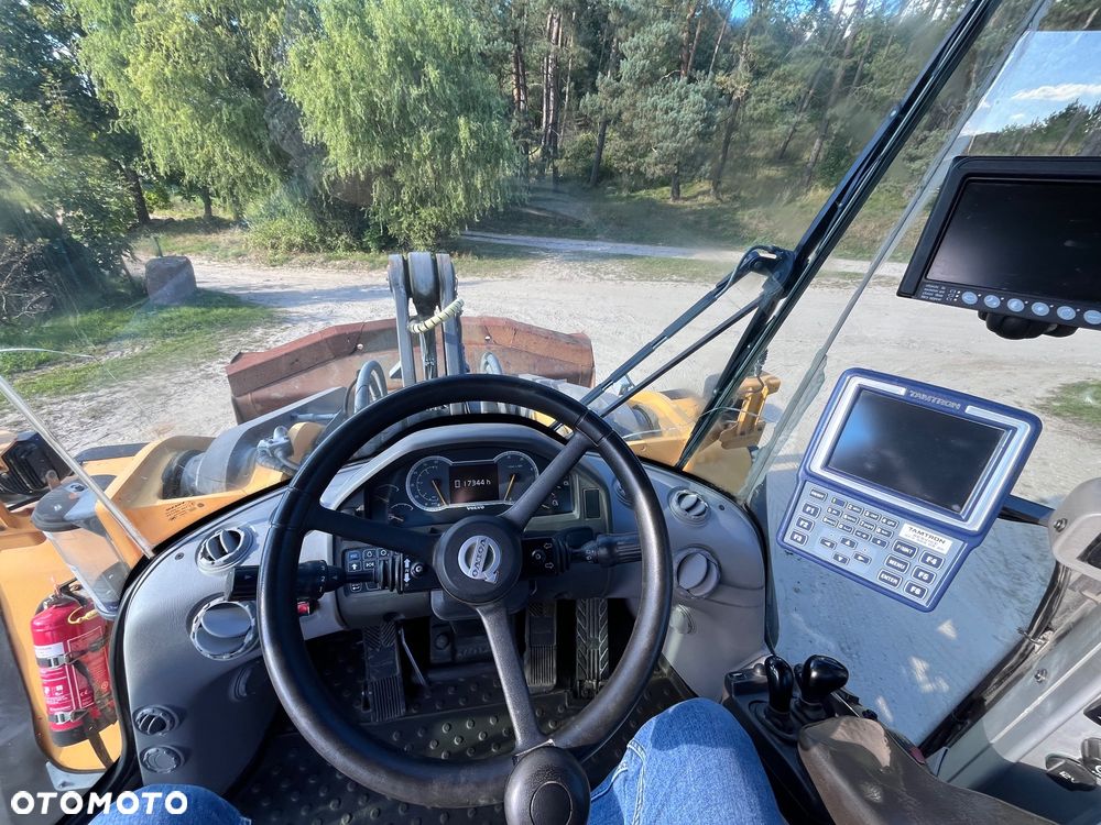 Volvo L220H - 28